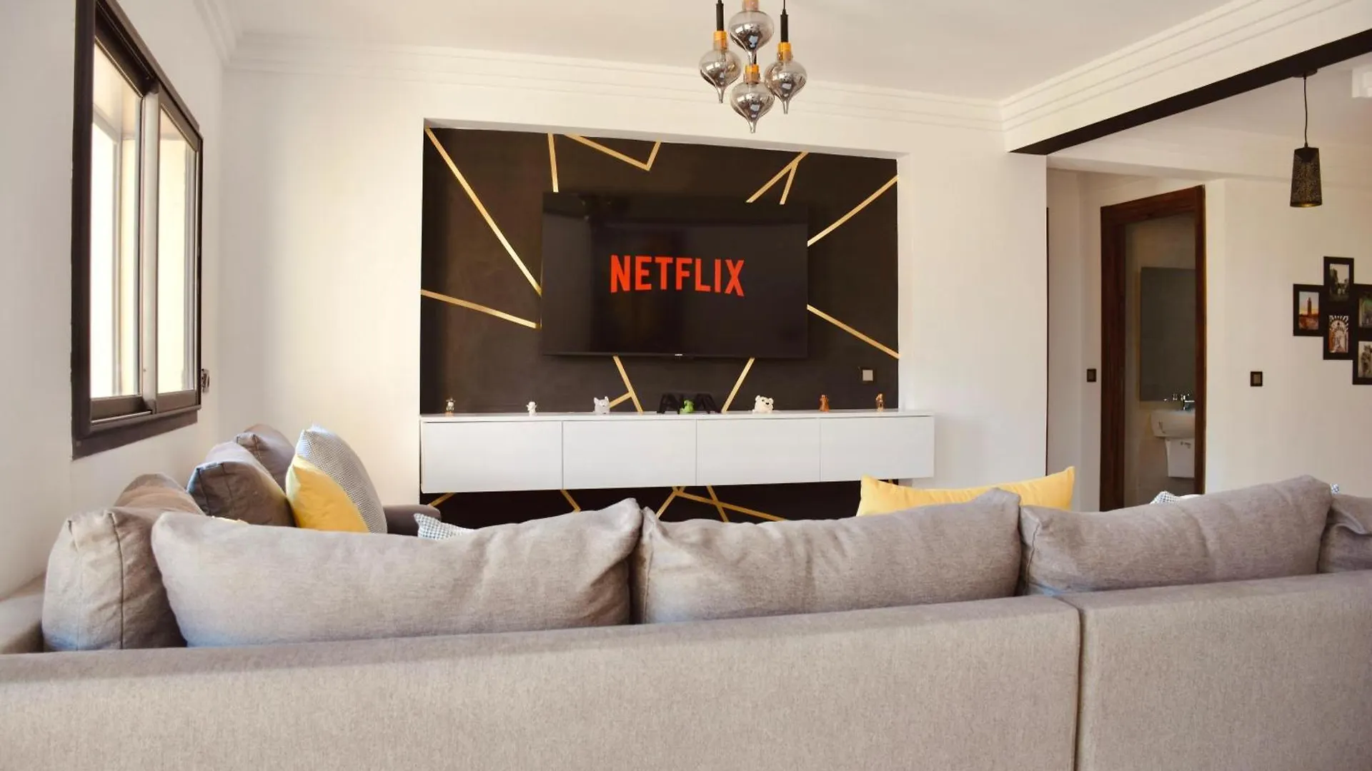 マラケシュDuplex- M Avenue , Swimming Pool , Fibre Optique Wifi , Parking , Gueliz Centreアパートメント 0*, マラケシュ モロッコ