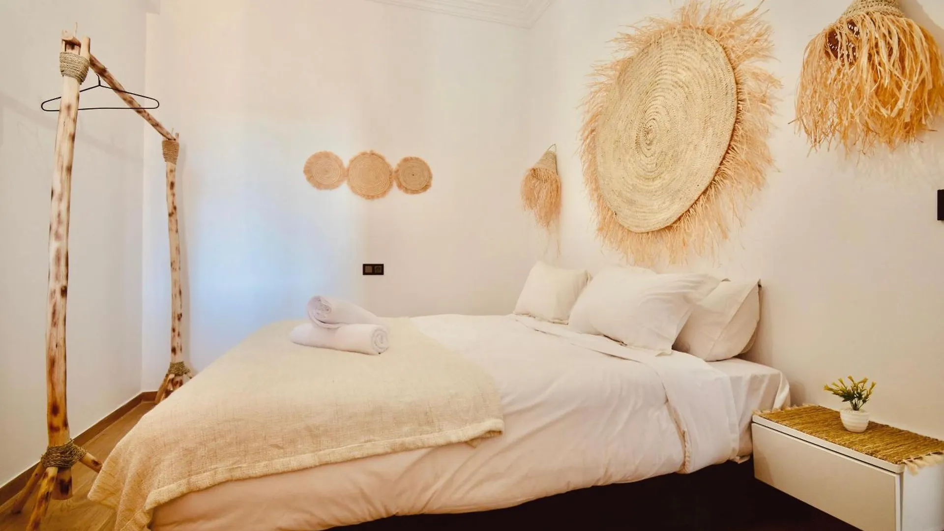 マラケシュDuplex- M Avenue , Swimming Pool , Fibre Optique Wifi , Parking , Gueliz Centreアパートメント 0*, マラケシュ モロッコ